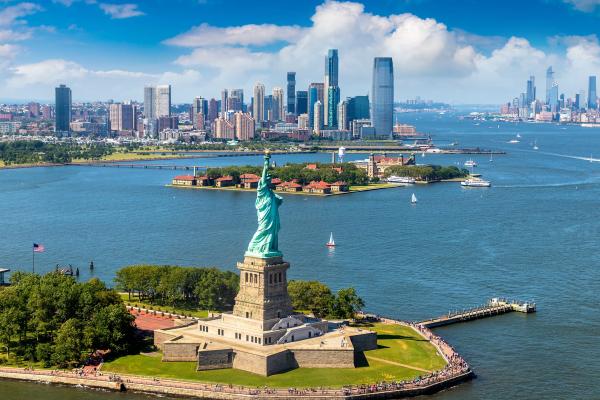 PASQUA A NEW YORK; DAL 02/04/26 AL 07/04/26